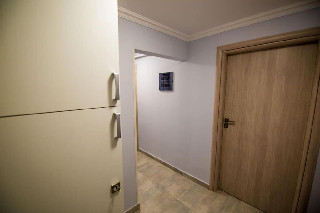 2 Bedrooms Apartment Close To Metro Dafni In Athens Ngoại thất bức ảnh