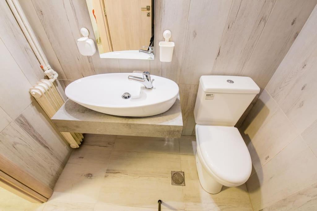 2 Bedrooms Apartment Close To Metro Dafni In Athens Ngoại thất bức ảnh