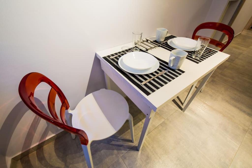 2 Bedrooms Apartment Close To Metro Dafni In Athens Ngoại thất bức ảnh