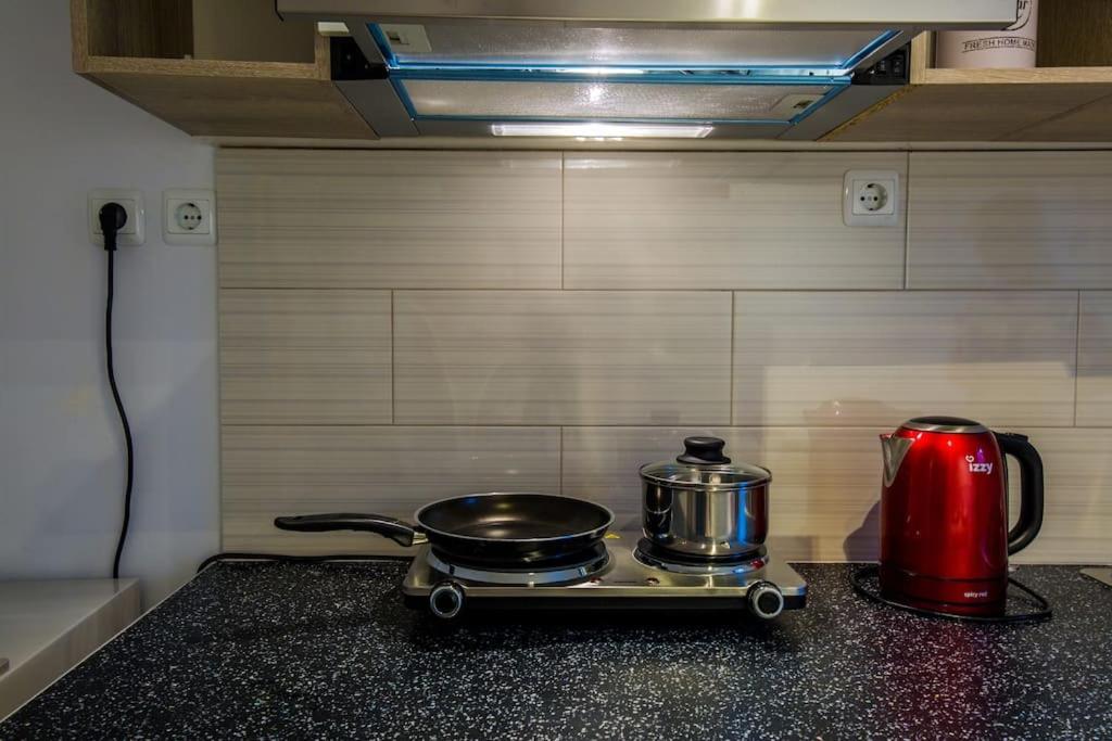 2 Bedrooms Apartment Close To Metro Dafni In Athens Ngoại thất bức ảnh
